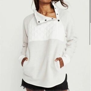 Abercrombie & Fitch Quilted Asymmetric Snap Button Fleece Pullover